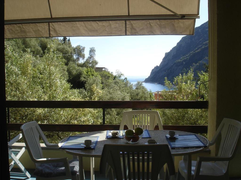 Miramar Cosy Apartment Monterosso al Mare Bagian luar foto