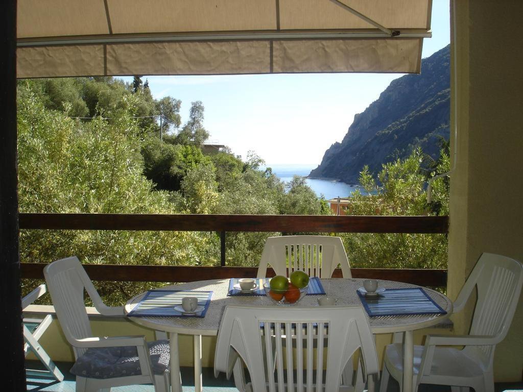 Miramar Cosy Apartment Monterosso al Mare Bagian luar foto